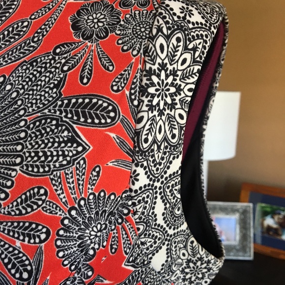 Liz Claiborne split neck dress. - Picture 3 of 7